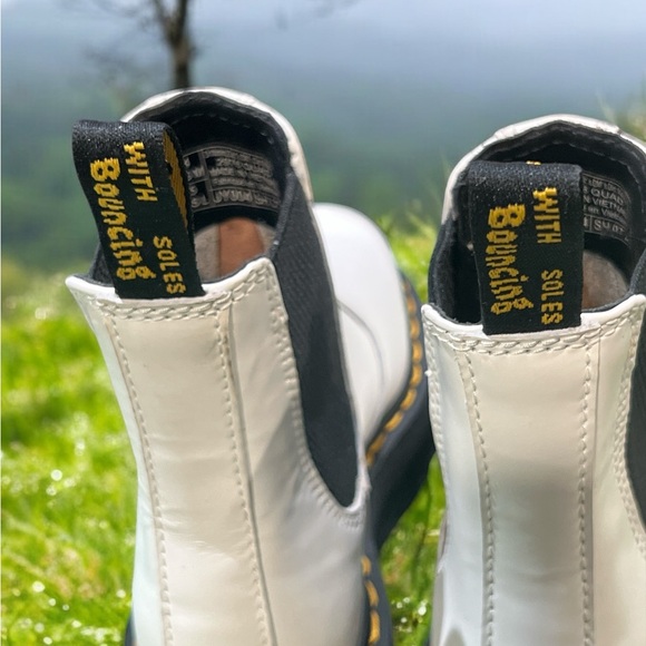 Dr. Martens White Air Wair with Soles Bouncing White Leather Boots Size 5W/4M. - Picture 7 of 8